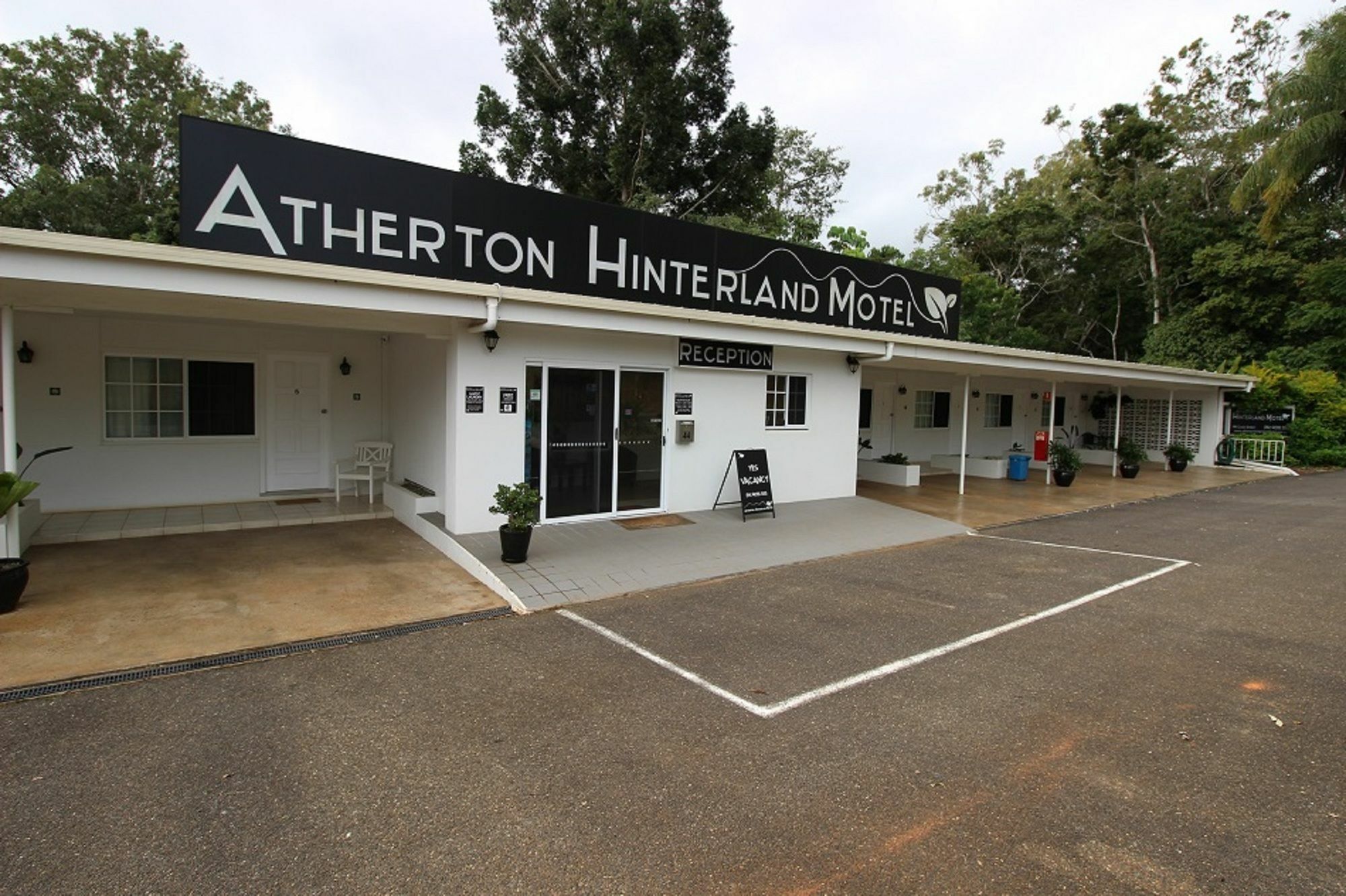 Atherton Hinterland Motel Exterior photo